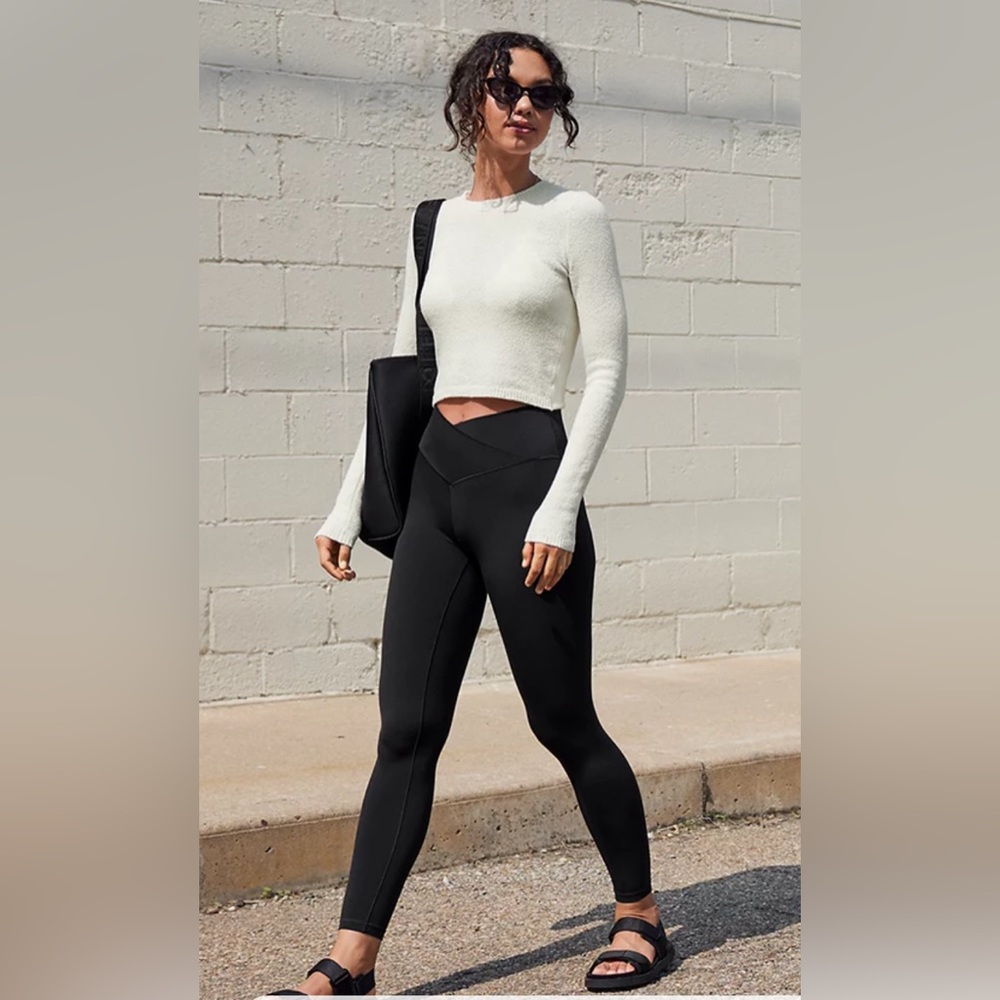 OFFLINE by Aerie Crossover Black Legging
